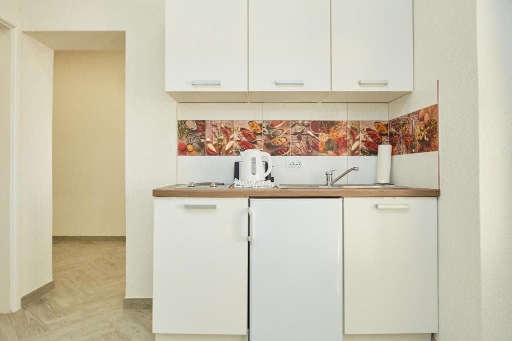 One-Bedroom Apartment with Terrace & Sea View - photo 4